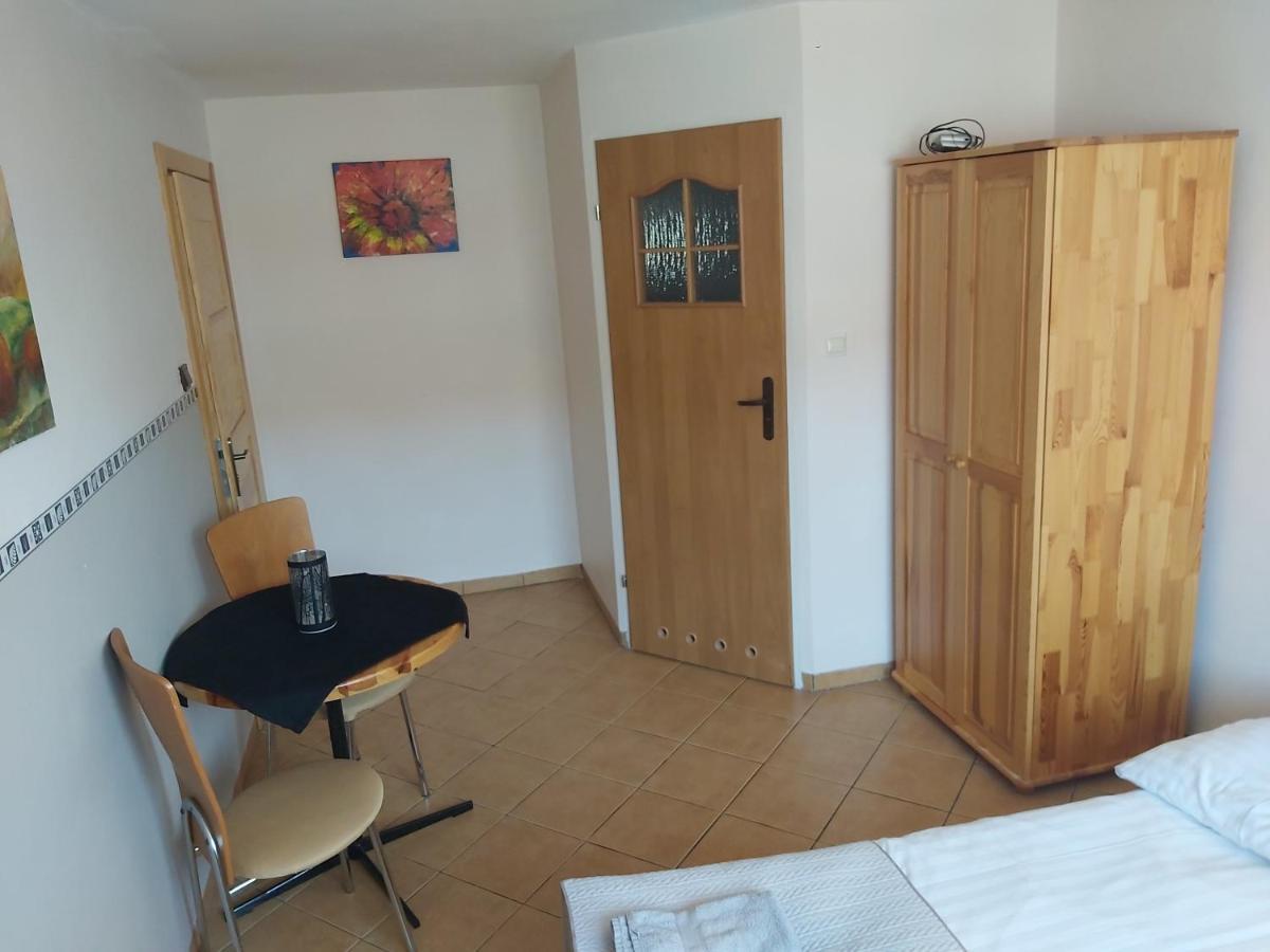 Pokoje Goscinne Anna Łeba Exterior foto